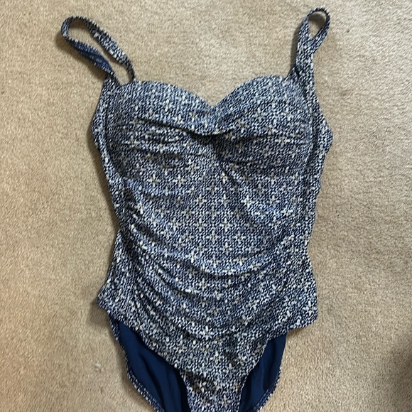 Nip Tuck Swim Size 14 One Piece Bathing Suit Blue and White Flattering - Picture 2 of 9